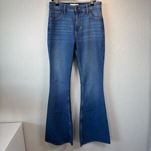 Abercombie & Fitch The Flare Ultra High Rise Denim Jeans- 26 waist / 2 regular